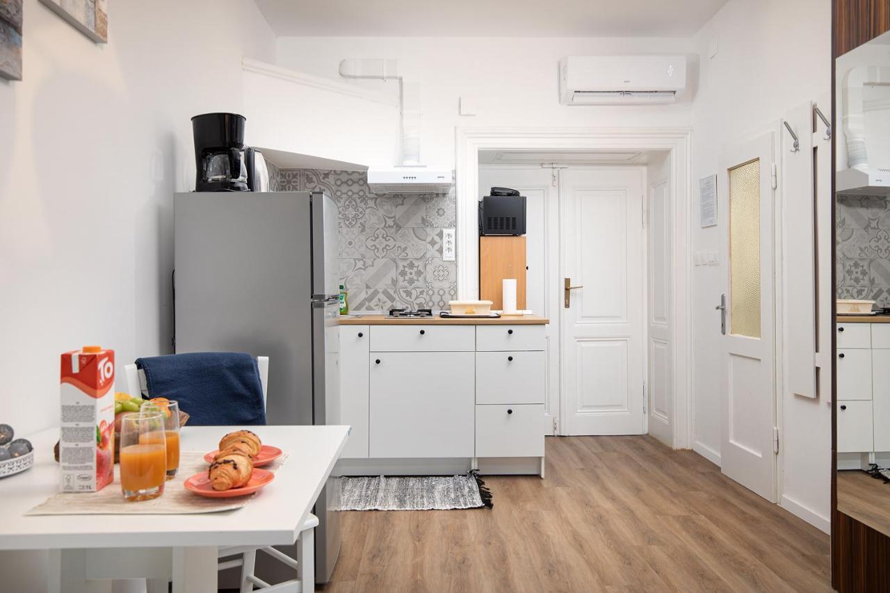 Four Modern Apartment'S At Antique Villa, Castropola 8, Pula, City Center *