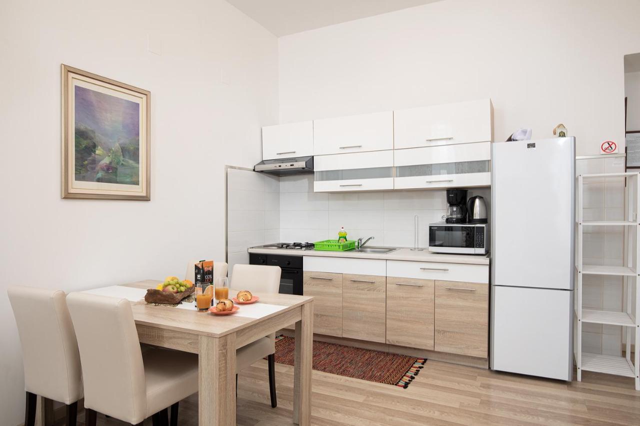 Four Modern Apartment'S At Antique Villa, Castropola 8, Pula, City Center Apartment