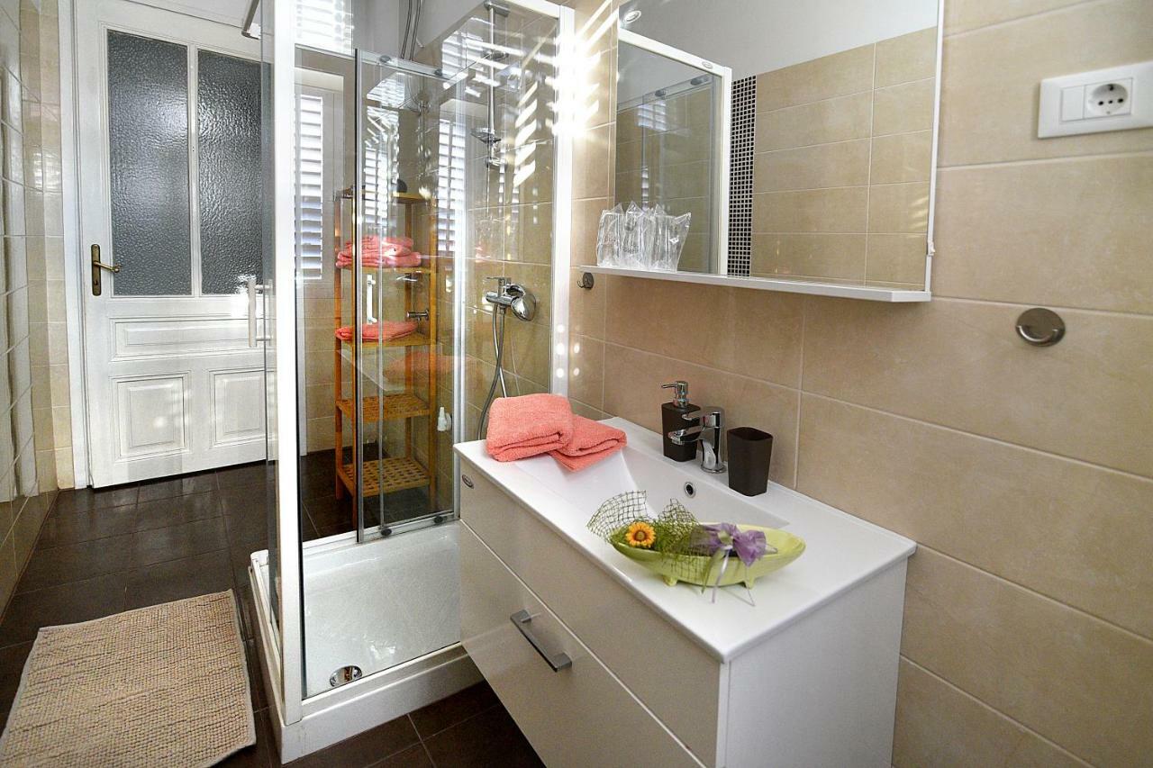 Apartment Four Modern Apartment'S At Antique Villa, Castropola 8, Pula, City Center *