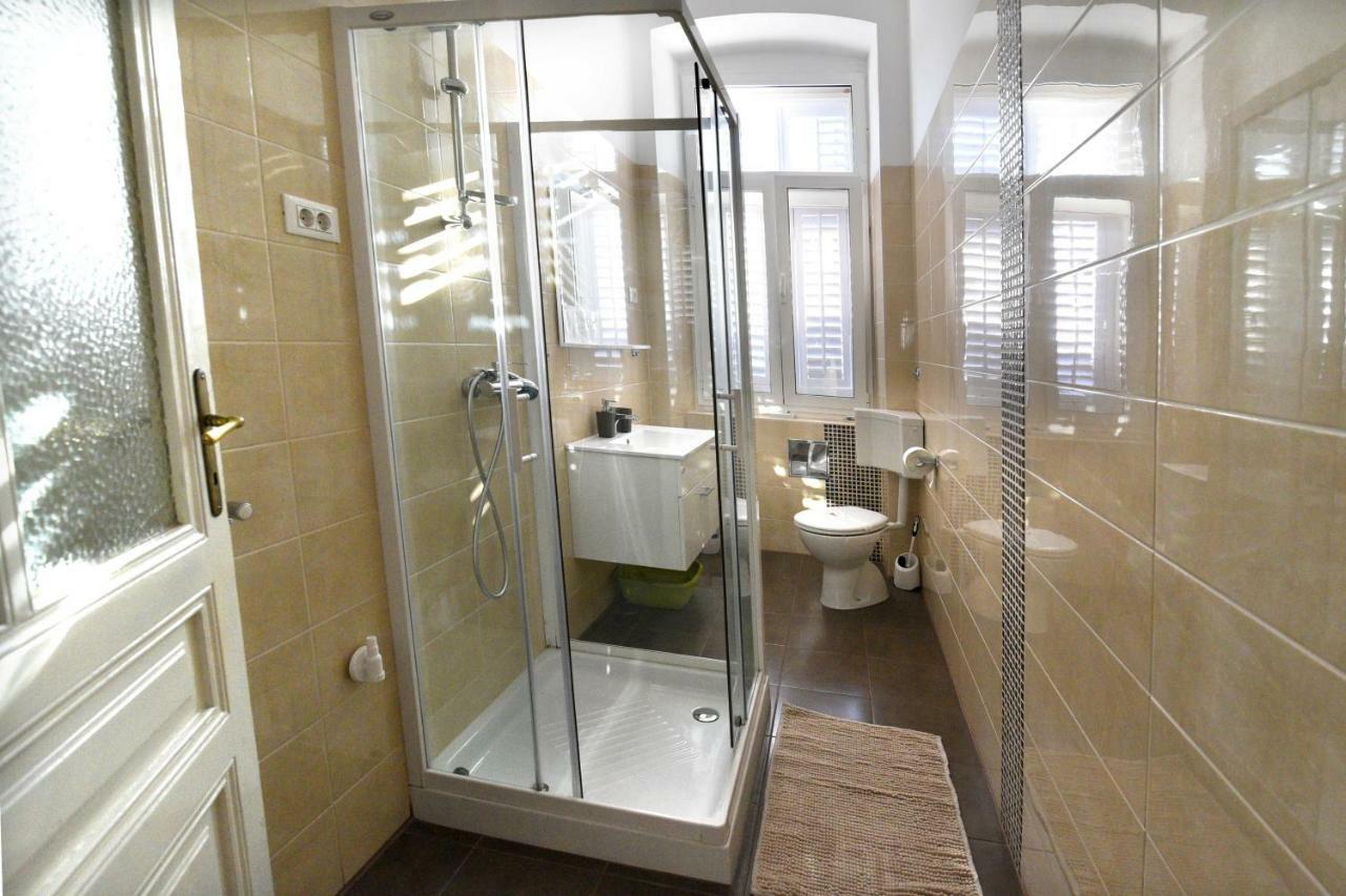 Four Modern Apartment'S At Antique Villa, Castropola 8, Pula, City Center